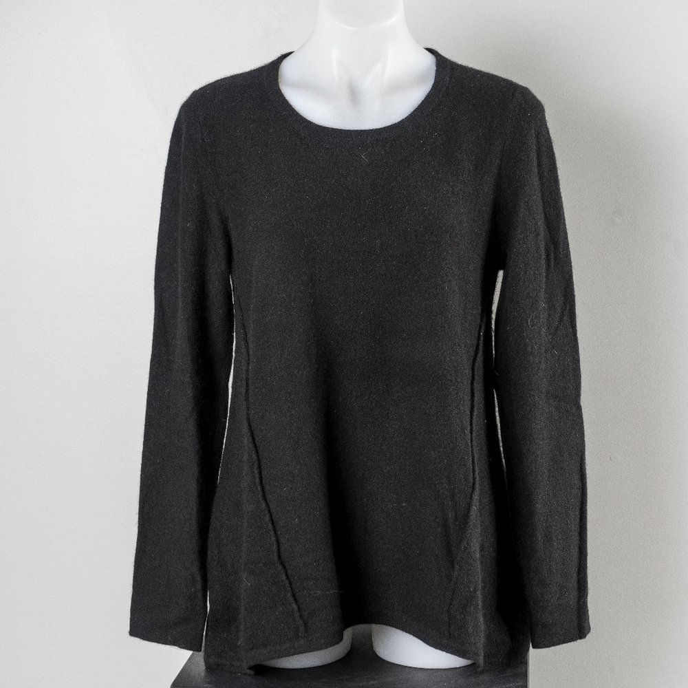 EUC  Lord & Taylor Cashmere swing sweater - L